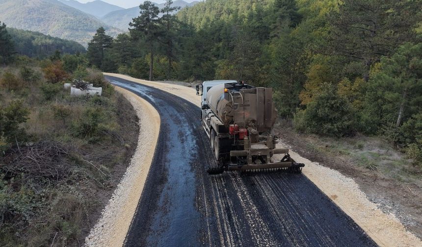 Büyükşehir, Osmangazi'de 10 kilometrelik yolu yeniledi