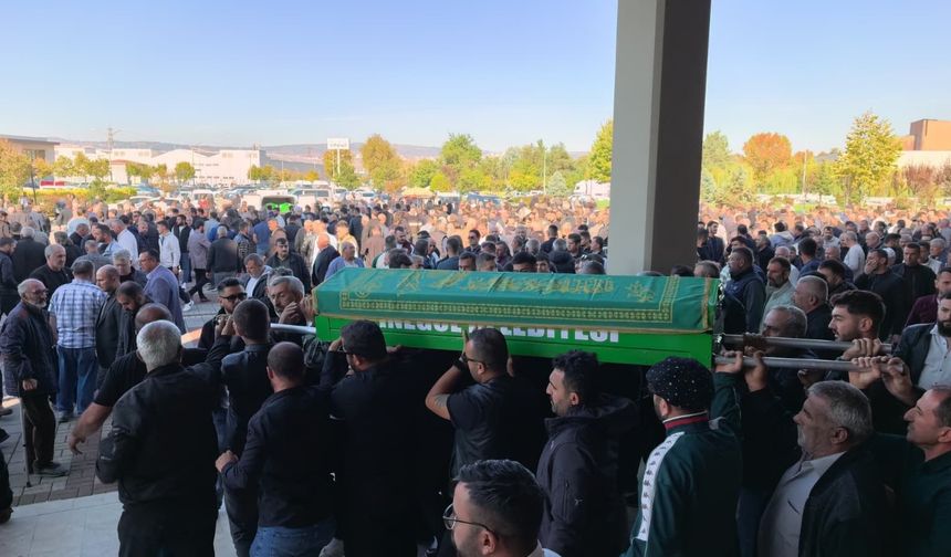 Bursa'da iş kazası sonrası hayatını kaybeden iş yeri sahibi son yolculuğuna uğurlandı