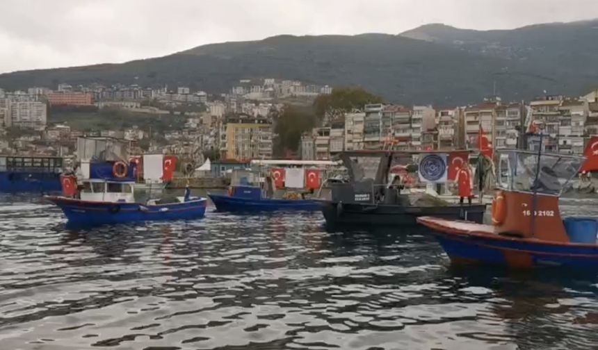 Bursa'da Cumhuriyet coşkusu denize taştı